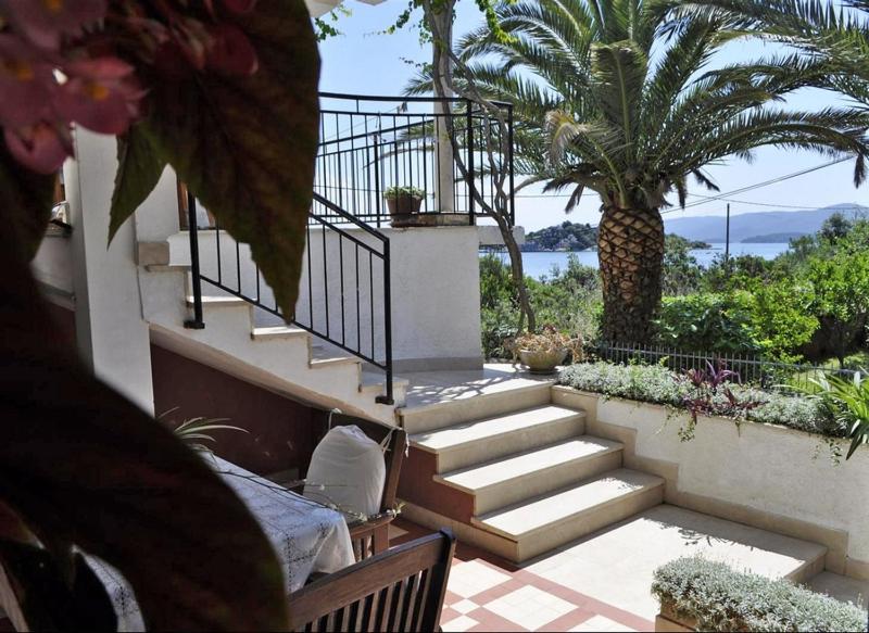 Ground Floor Apartment - B&B Sreser