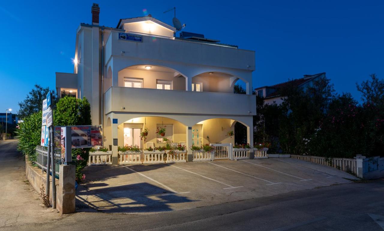 Apartments Villa Filip - Bed and Breakfast