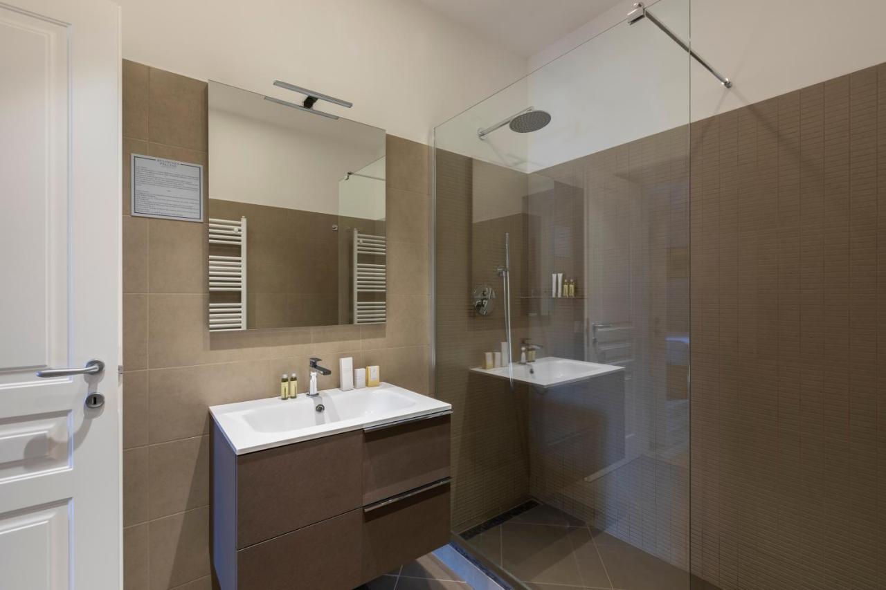 Deluxe Double or Twin Room with City View