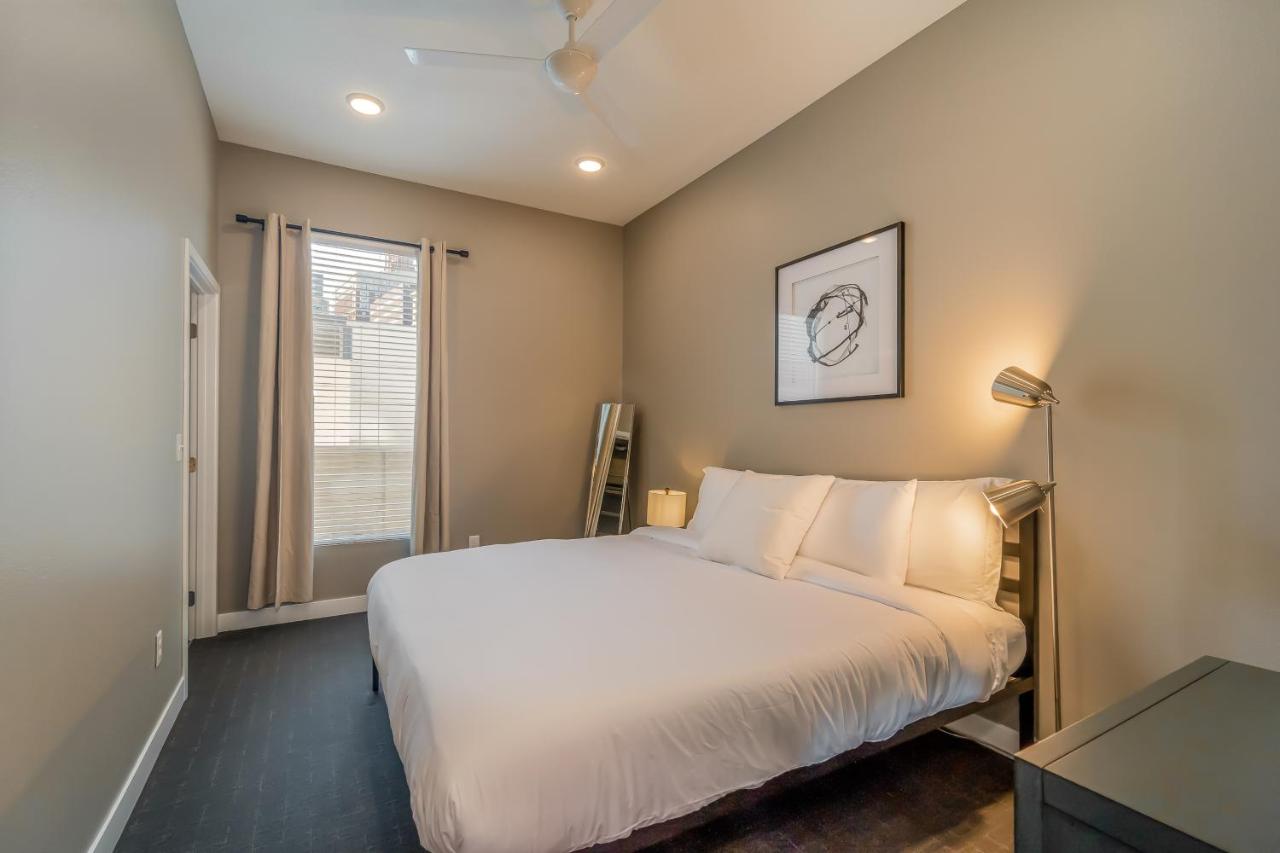 One-Bedroom Apartment (Self Check-in with Virtual Front Desk)