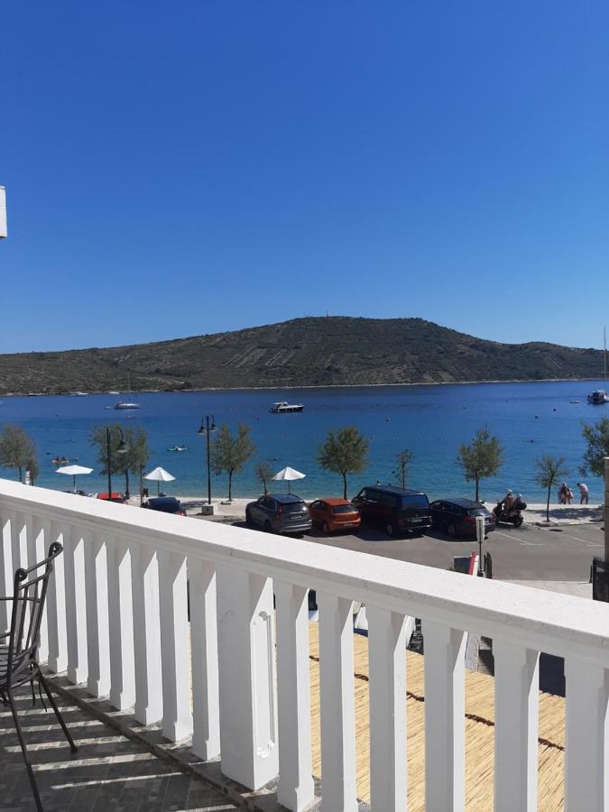 Apartments La Mare - B&B Primošten