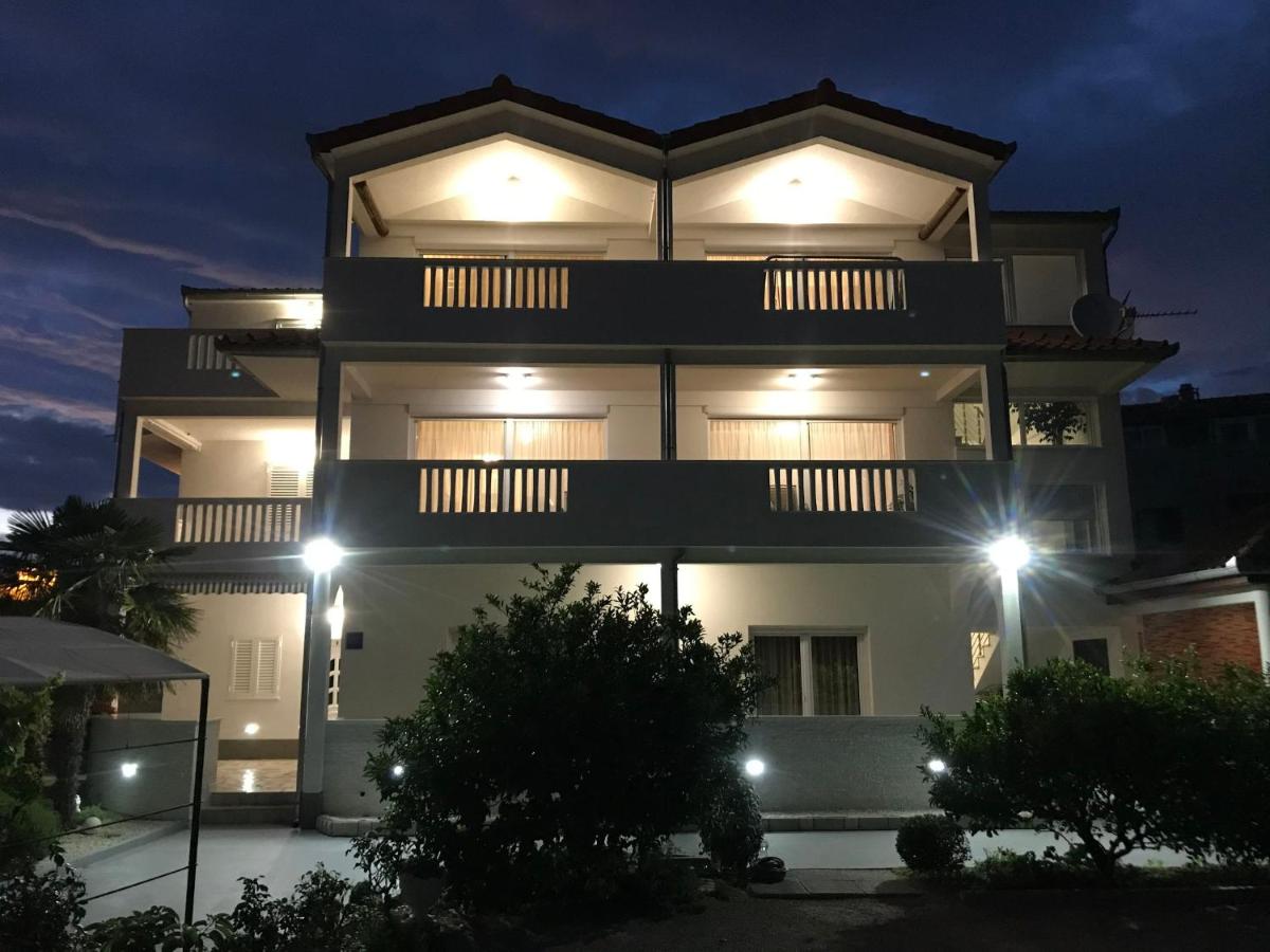 Apartments Bumbar - Ferienwohnung Rogoznica