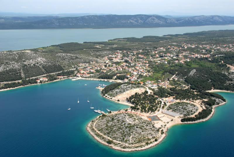 APARTMANI MOROVI DVORI - Chambres d’hôtes