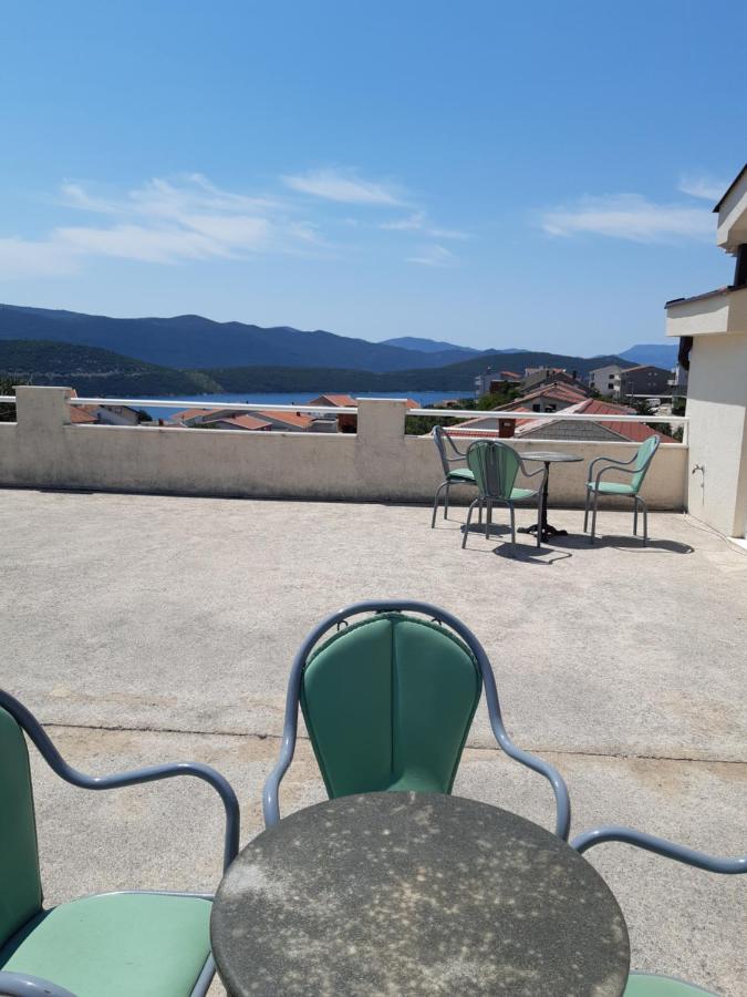 Vierbettzimmer mit Terrasse