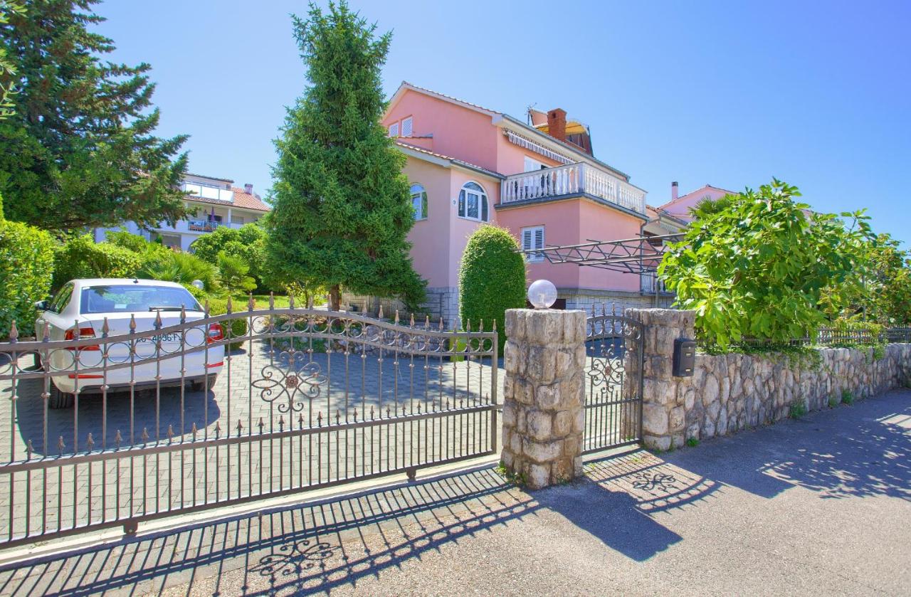 Stella Apartmani Malinska Samoborska 9 - B&B