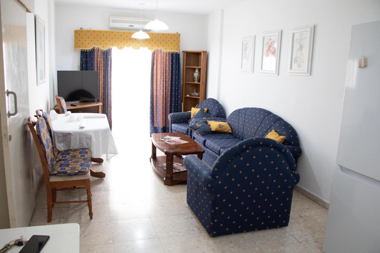 B&B Larnaca - Apartment,NEAR THE BEACH Pinikoudes - Bed and Breakfast Larnaca