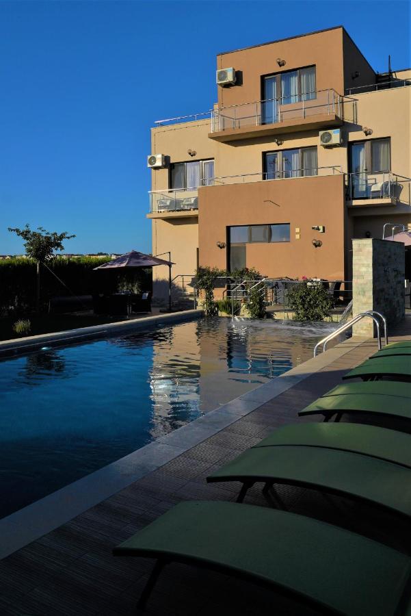 Indeep Club - Ferienwohnung Cumpăna