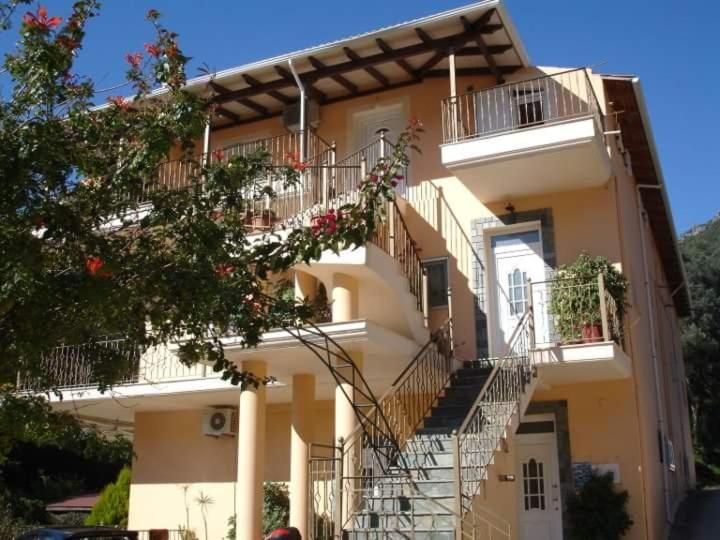 DANDOLOS STUDIOS - Ferienwohnung Parga