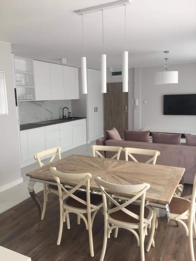 Apartament Amalia z tarasem widokowym i bocznym balkonem - B&B Rewal