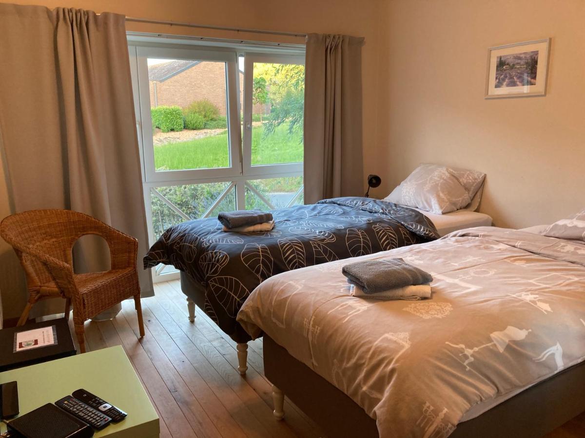 Twin Room with Shower