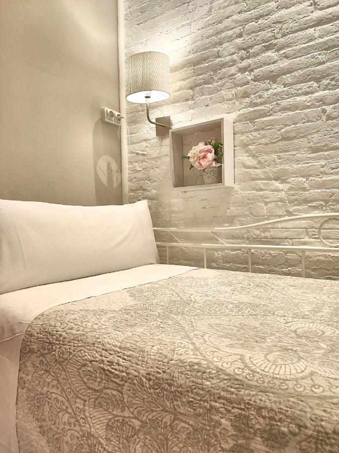 Camera Singola con Bagno in Comune