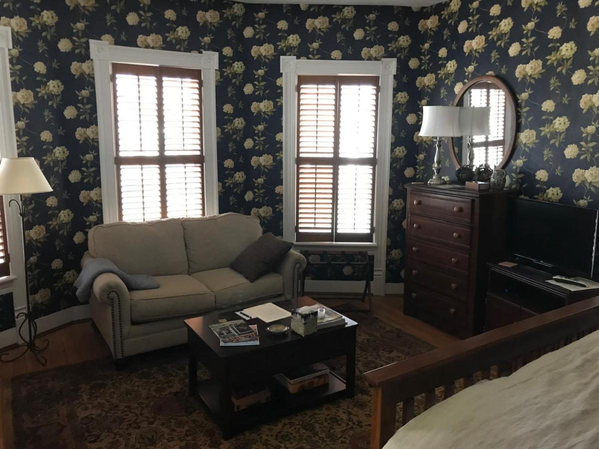 Tweepersoonskamer met Gedeelde Badkamer