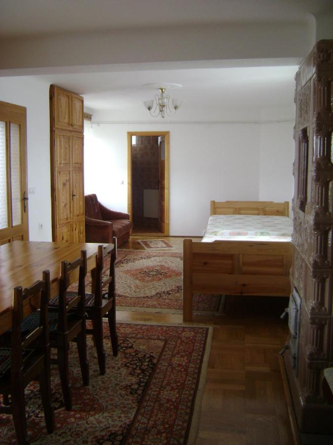 Vierbettzimmer mit Balkon