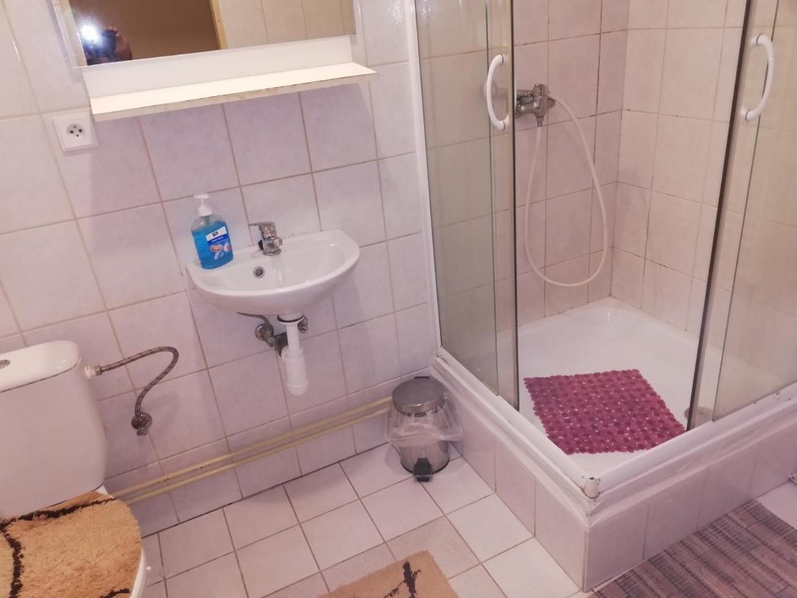 Habitación Doble con baño compartido - 2 camas
