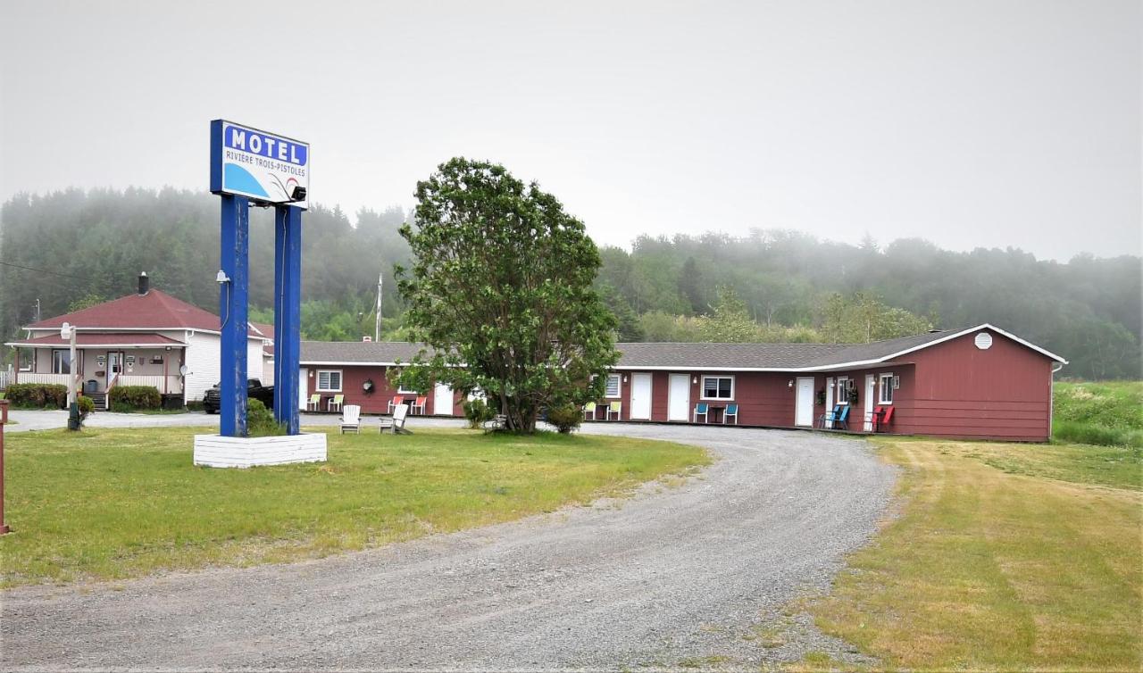 Motel Riviere Trois Pistoles - B&B