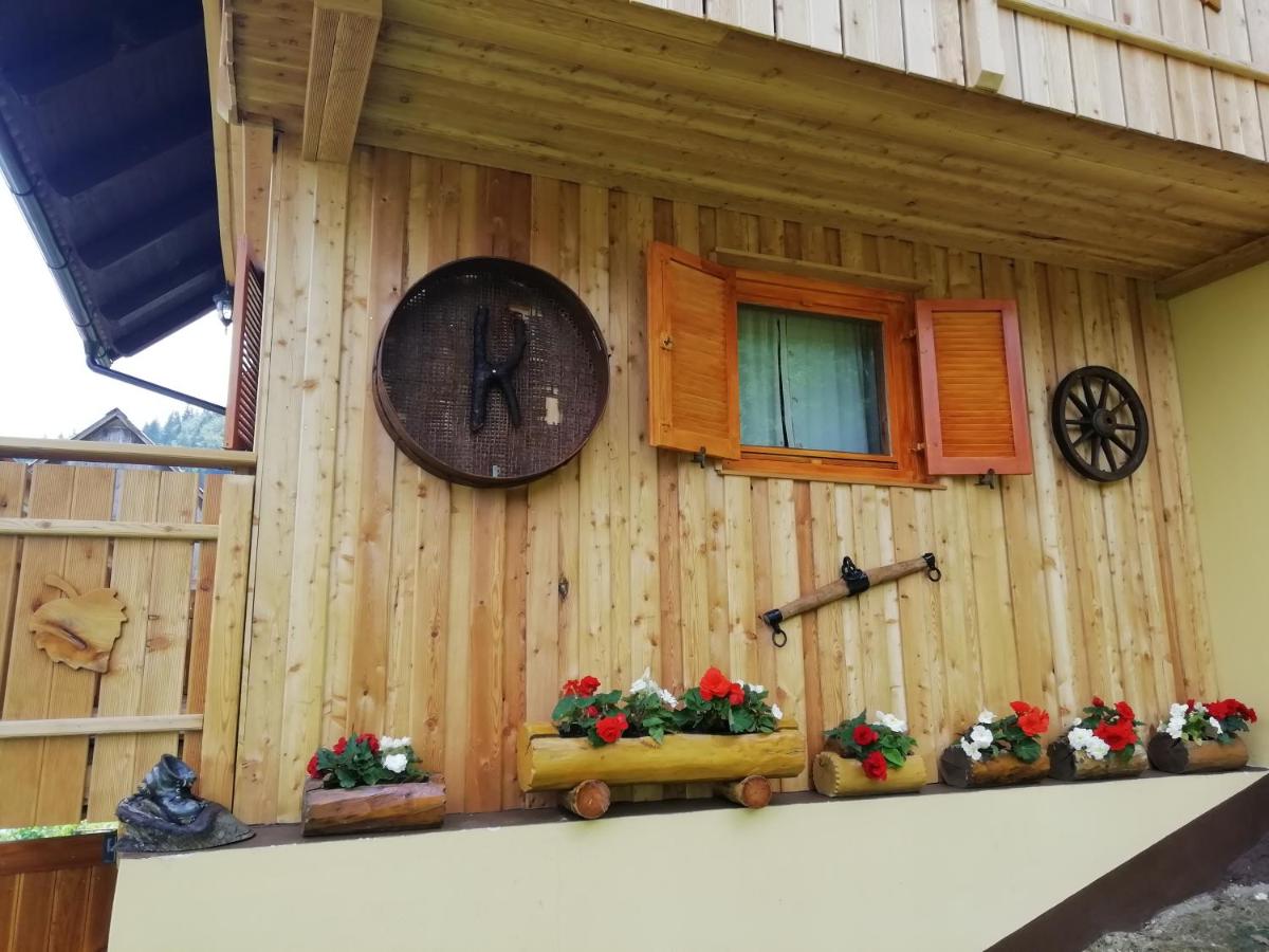 Počitniška hiška Kašta - Ferienwohnung Leutsch