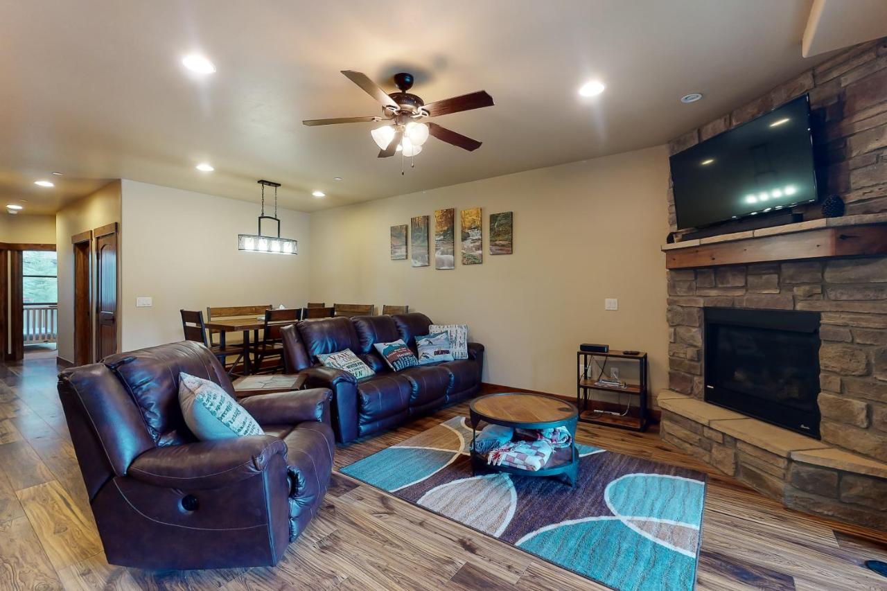 B&B Silverthorne - Riverfront Retreat & River's Edge Townhome - Bed and Breakfast Silverthorne