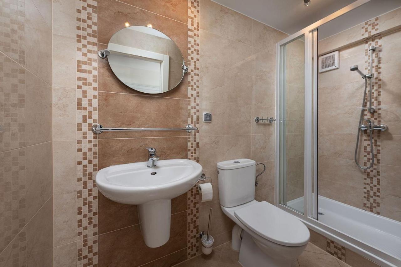 Triple Room with Garden View