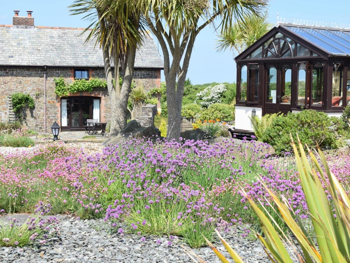 Cottage mit Gartenblick