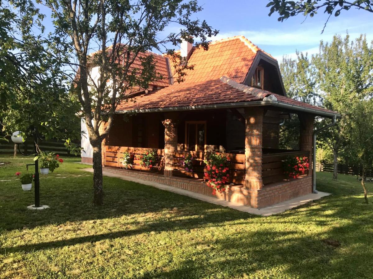 B&B Užice - Seosko domaćinstvo Bondžulić - Bed and Breakfast Užice