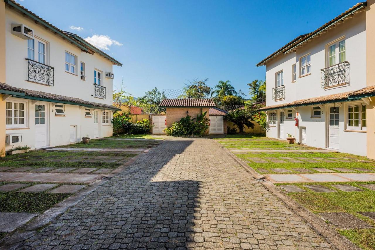 BHaus Juqueí - Beach House com 2 quartos - Cama King - Quintal com Churrasqueira Privativa - Piscina no Condomínio - 2 vagas - Condomínio com 8 casas - 600m da Praia - Ar condicionado split nos quartos e sala - Não possui roupa de cama e banho - B&B Juqueí