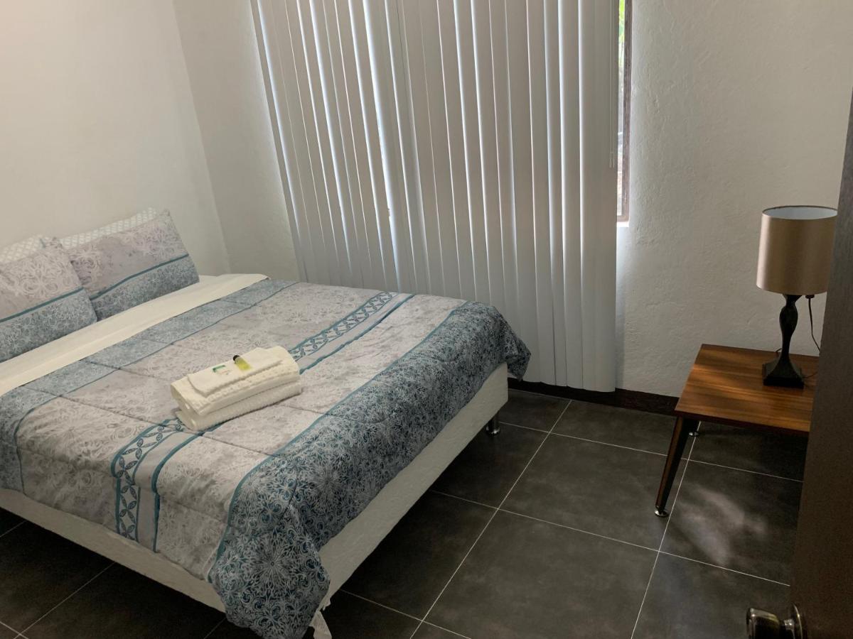 BEAUTIFUL 3 BEDROOM PRIVATE UNIT, FREE PARKING, FREE WIFI - B&B Sinajana Village
