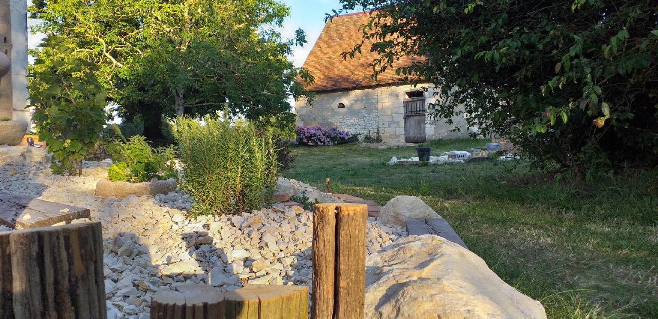 B&B Luçay-le-Mâle - La BerryCurienne proche du Zoo de Beauval Saint-Aignan avec SDB, WC ET SPA PRIVATIF pour chaque chambre - Bed and Breakfast Luçay-le-Mâle