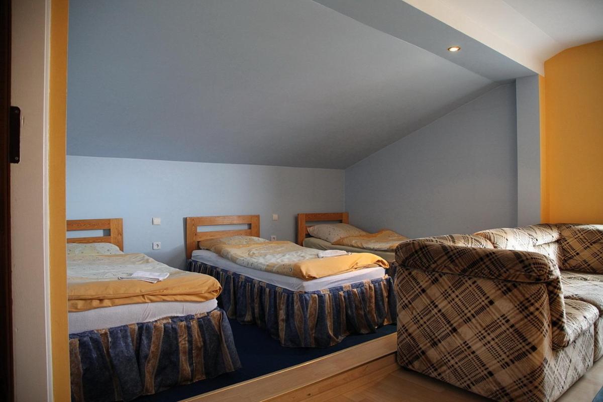 Driepersoonskamer met Badkamer