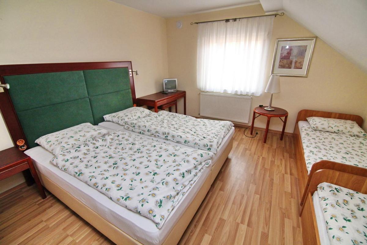 Vierpersoonskamer met Eigen Badkamer