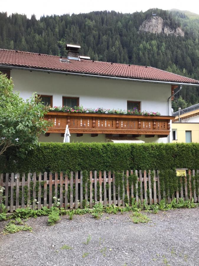 Haus Praxmarer - B&B