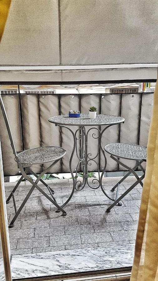 Sunrise 15 - B&B Napoli