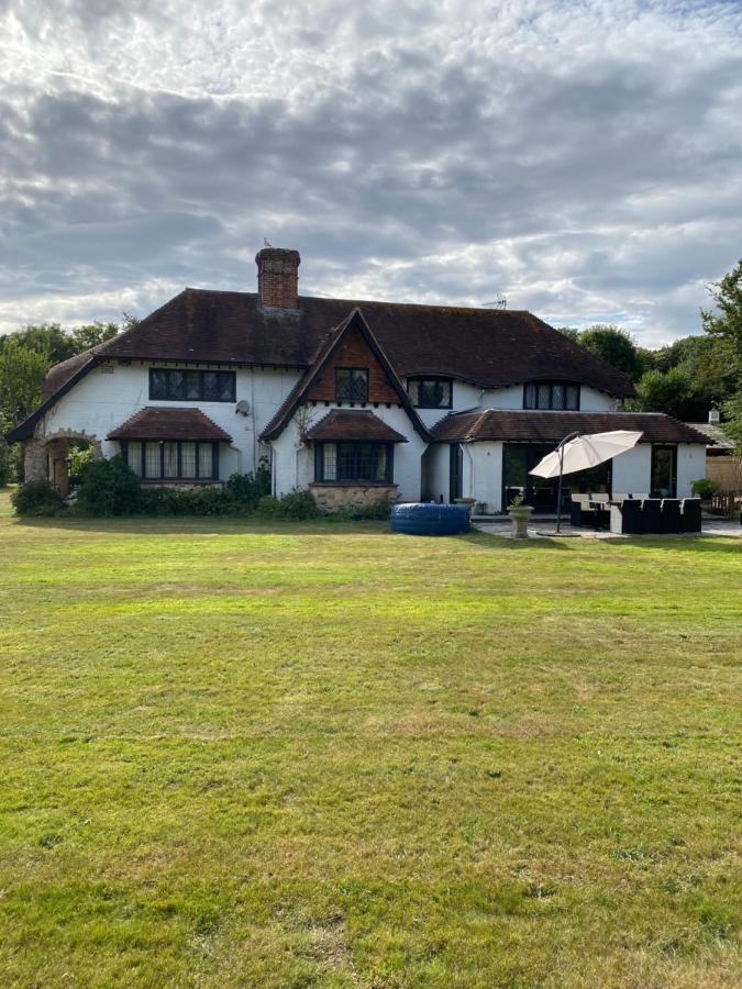 Chichester Retreat with Large Private Mature Garden - B&B Chichester