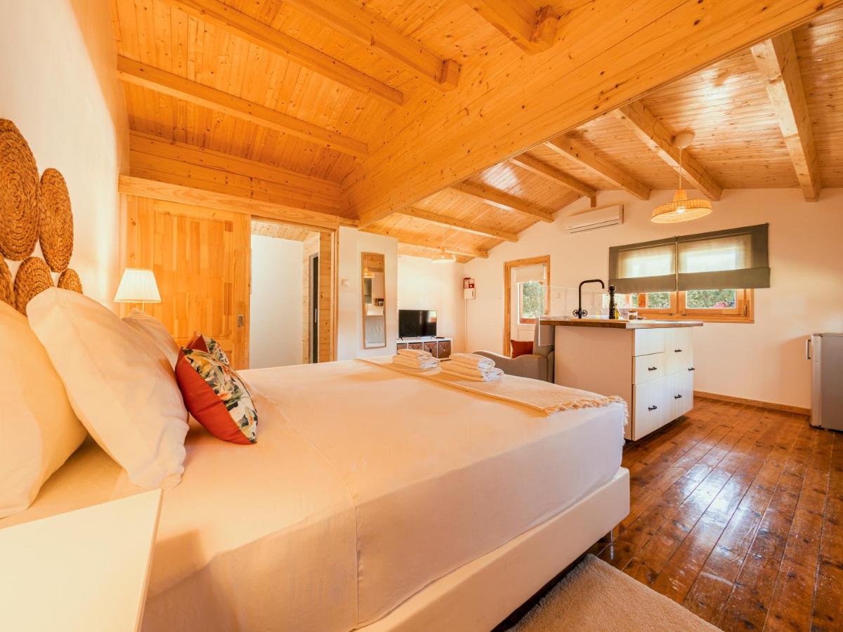 Bungalow - Water Front 
