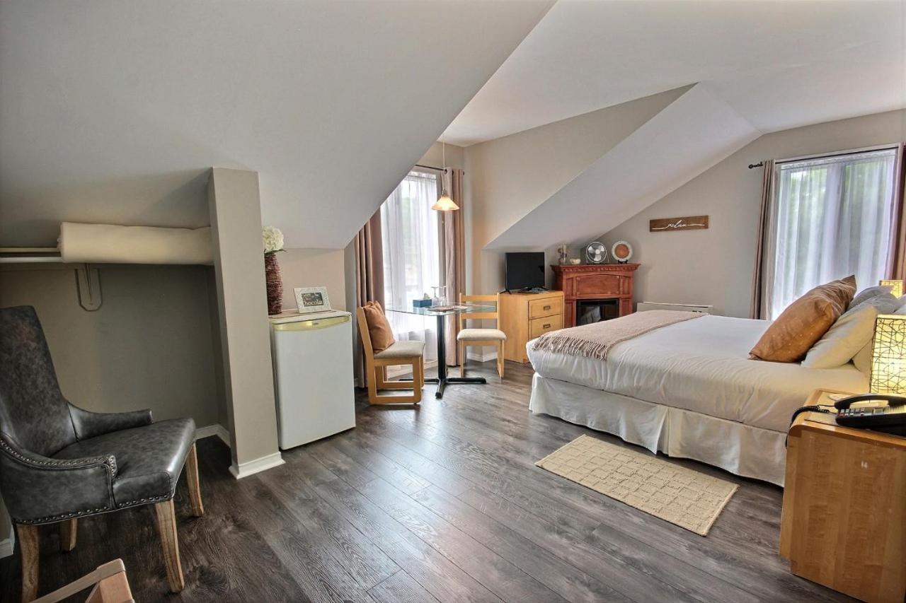 Zimmer mit Kingsize-Bett