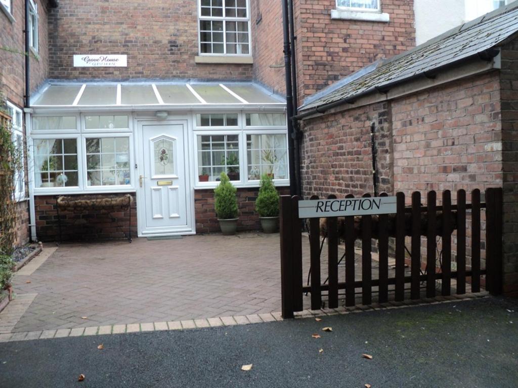 B&B Telford - Grove House Guest House - Bed and Breakfast Telford