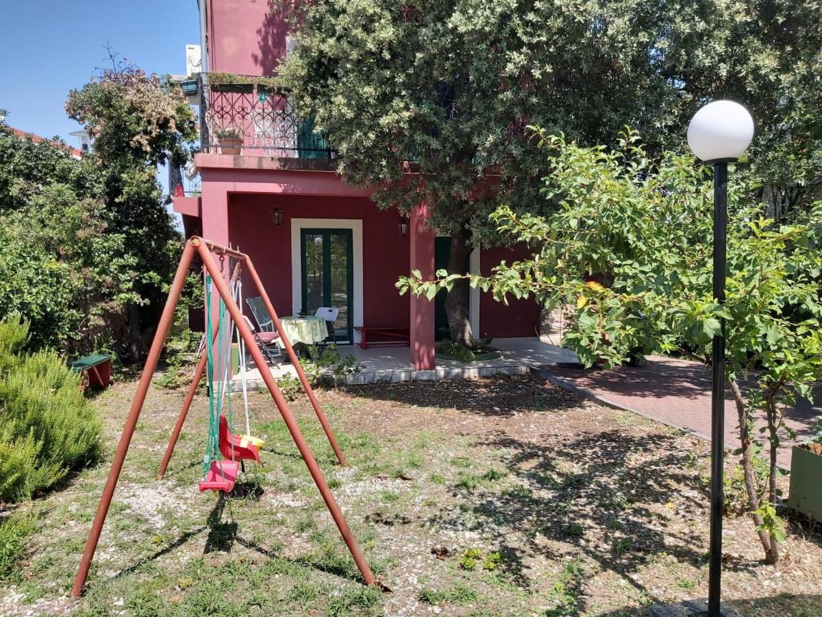 Two peoples place - B&B Petrcane