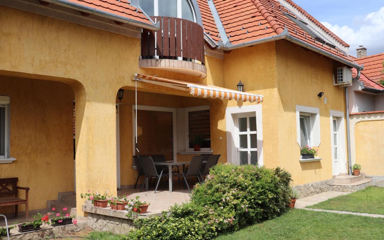 B6 Apartman - B&B Veszprém