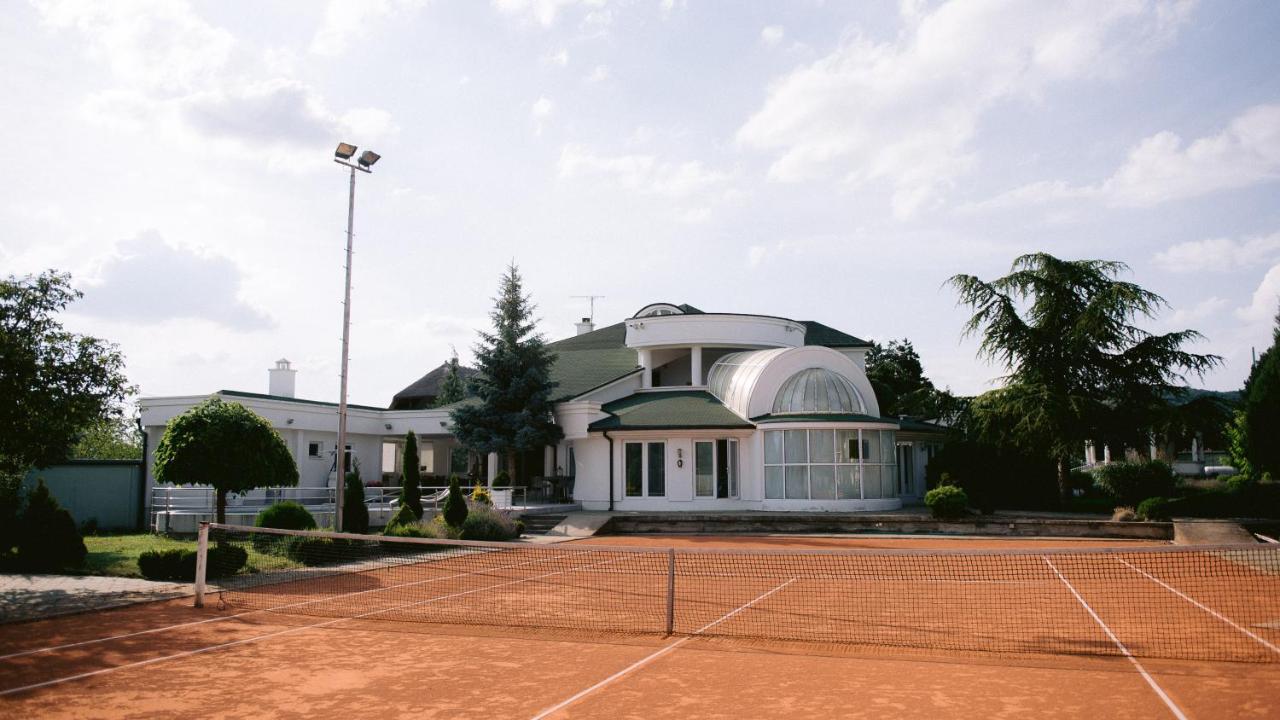 Fruška Gora Klub Krstašice - Bed and Breakfast