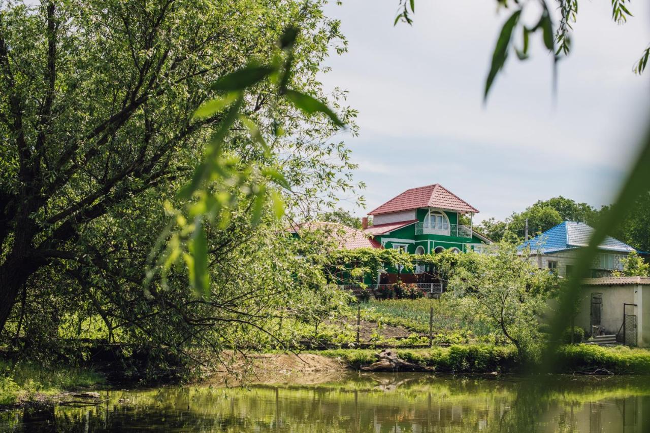 Căsuţa de lângă Lac - Chambres d'hôtes Saharna Nouă