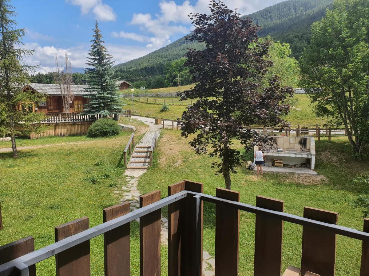 Studio 4 à 5 personnes Saint Jean Montclar - Bed and Breakfast
