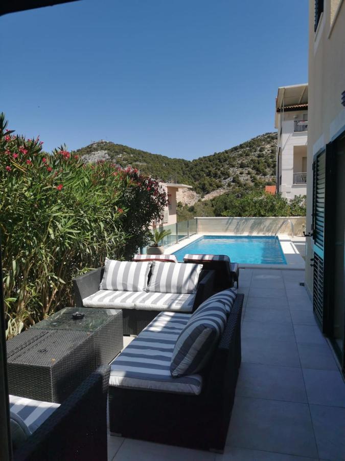 Appartamento con Vista Piscina 