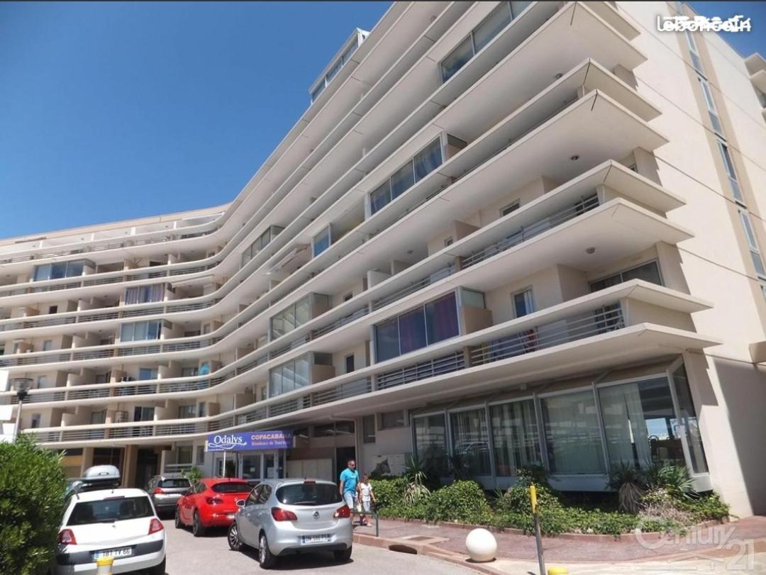Superbe appartement face à la mer avec parking privatif - Ferienwohnung