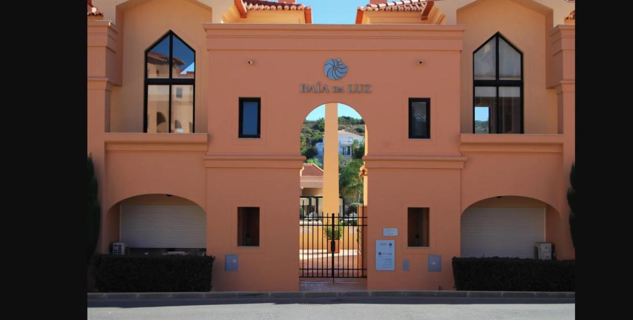 LUXURY APARTMENT - T2 vue sur piscine - PRAIA DA LUZ - B&B Luz