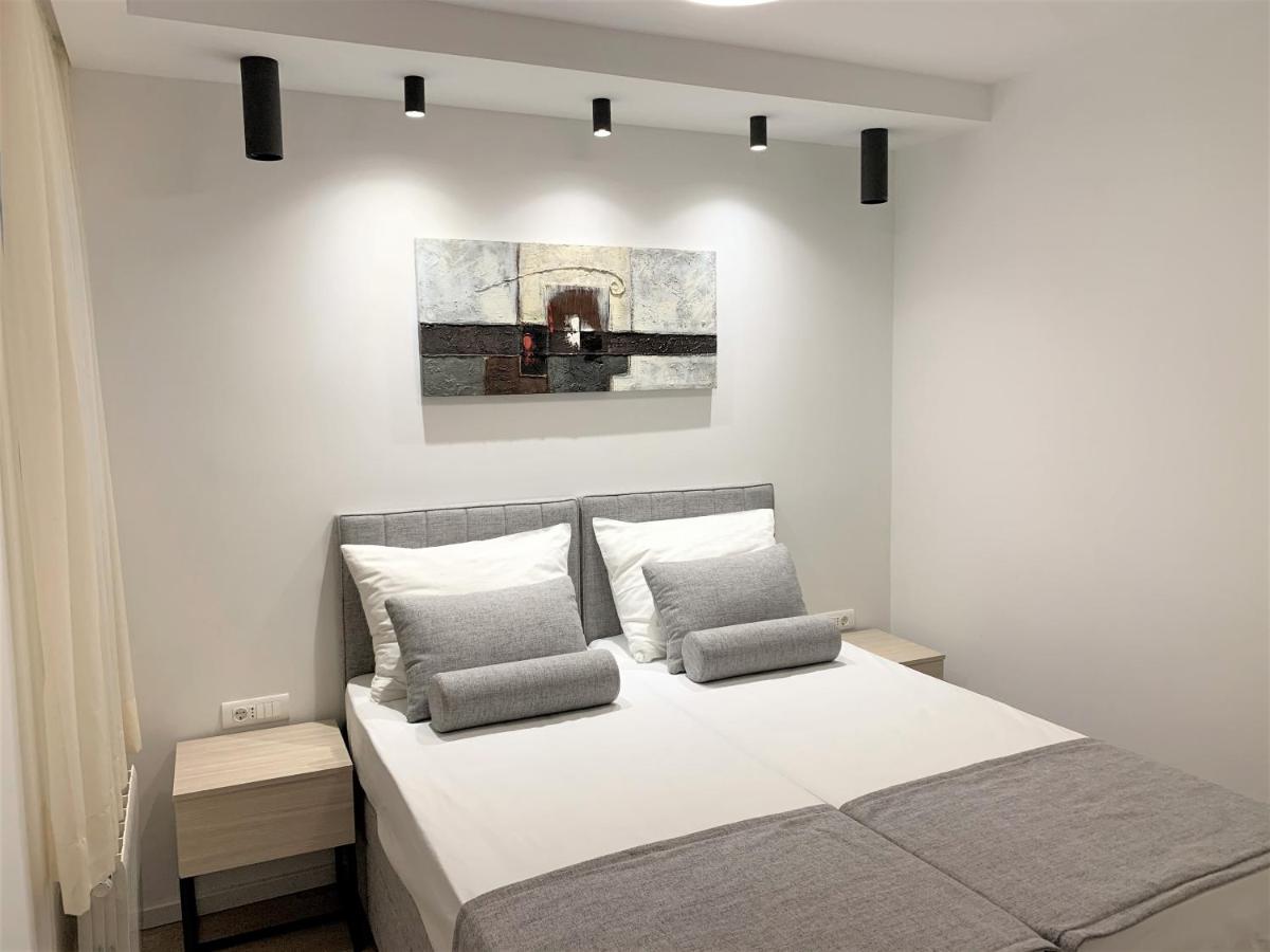 One-Bedroom Apartment with Balcony