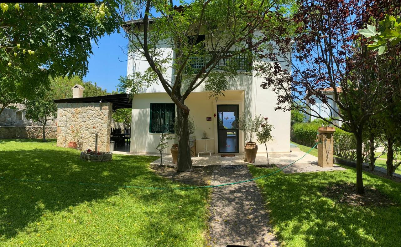 Detached Villa with Sea View - B&B