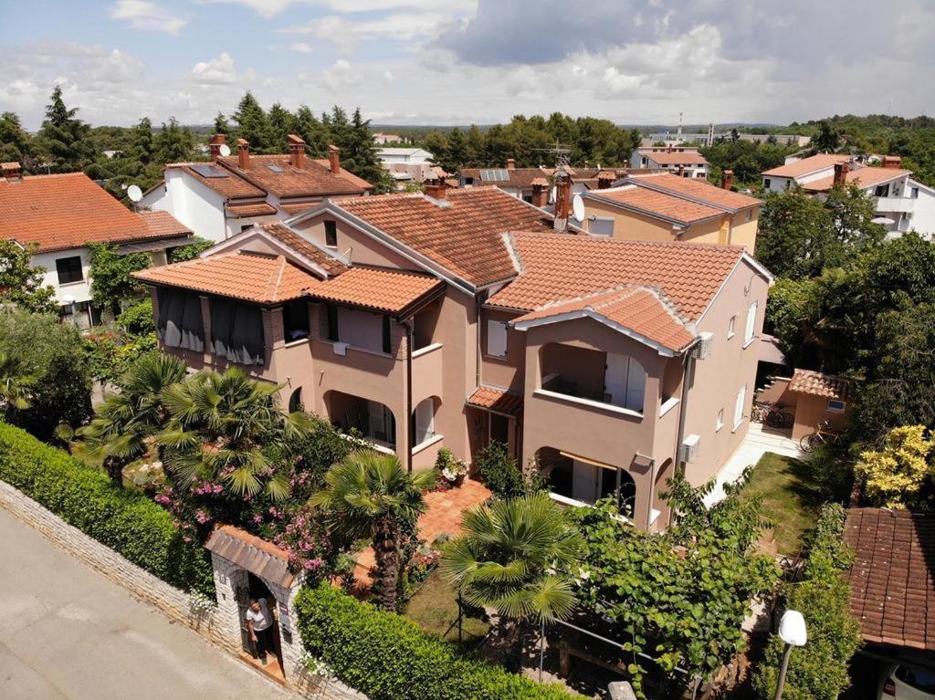 Apartments Sven-Marino - B&B
