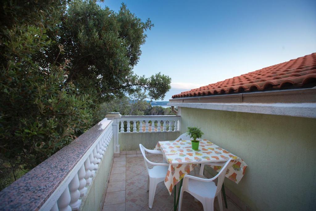 Studio Apartment with Sea View