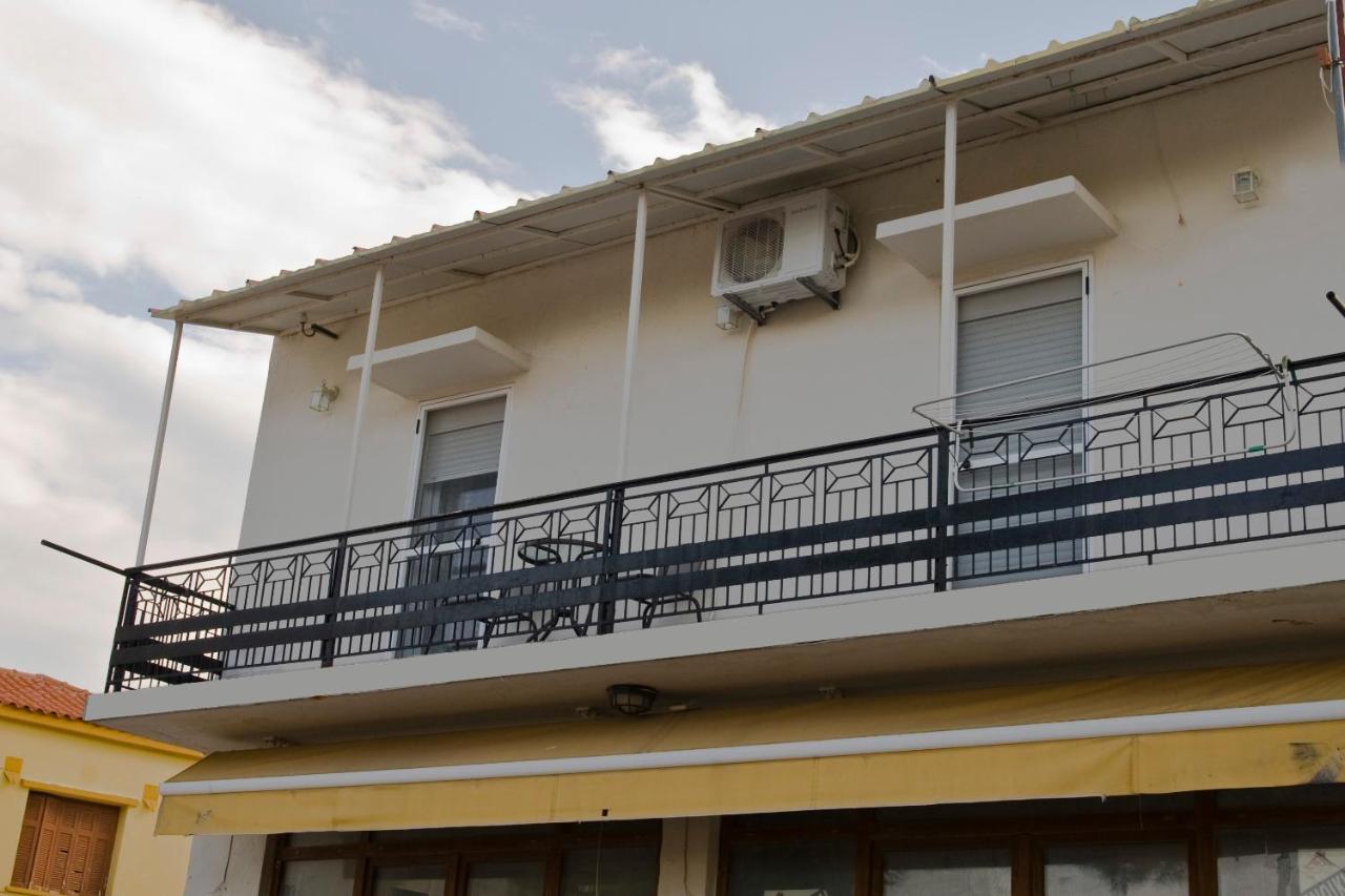 Makri square apartment - B&B