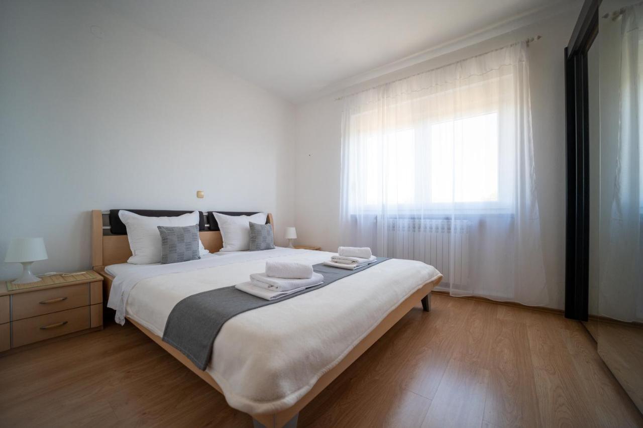 Apartamento de 1 dormitorio con balcón y vistas al mar