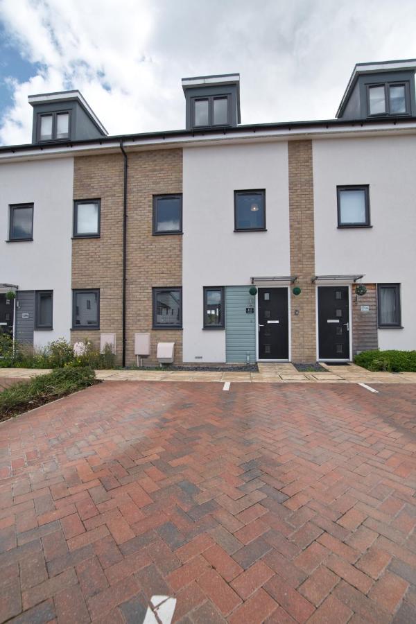 MODERN and SPACIOUS HOUSE CLOSE TO THE CITY CENTRE - Bed and Breakfast